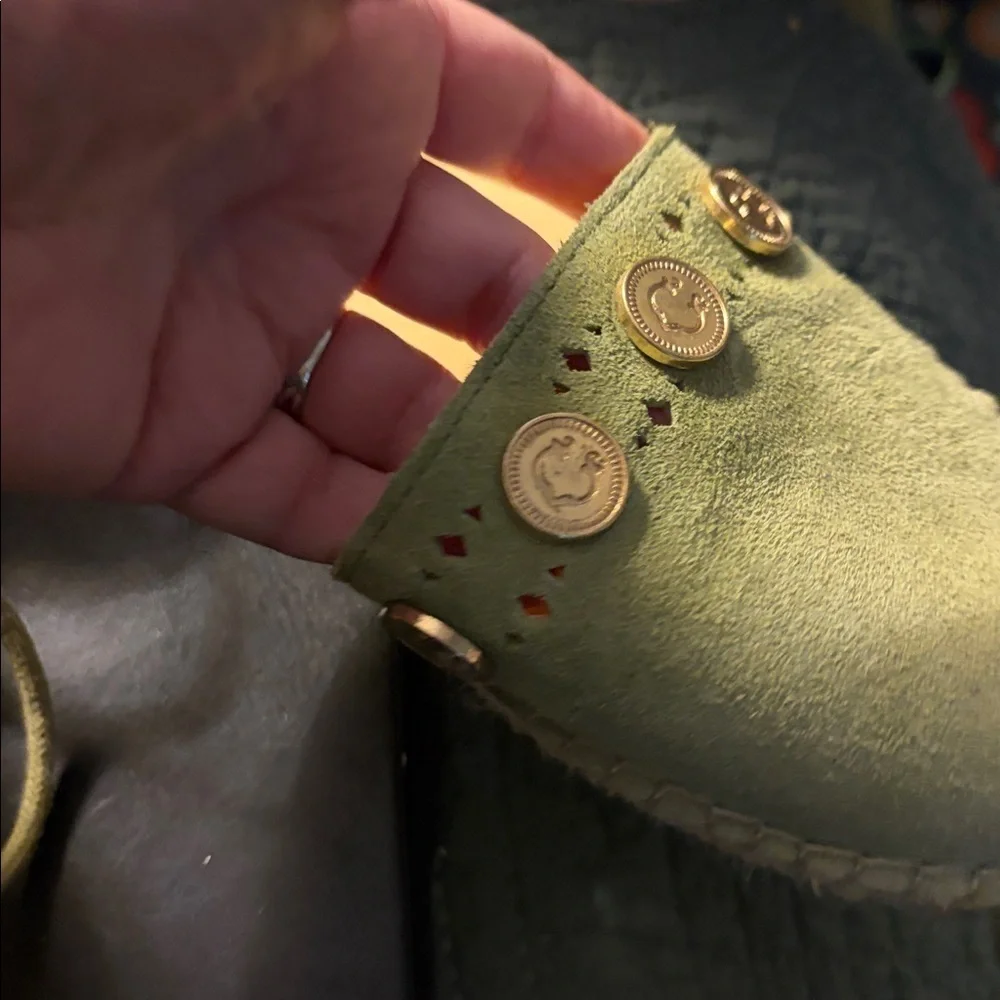 Michaela  C. Wonder sage suede espadrille close toe with gold coin details 7.5 M - Picture 3 of 6
